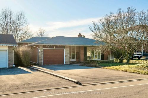 418 Waverly St N, Oshawa, ON, L1J5W3 | Card Image