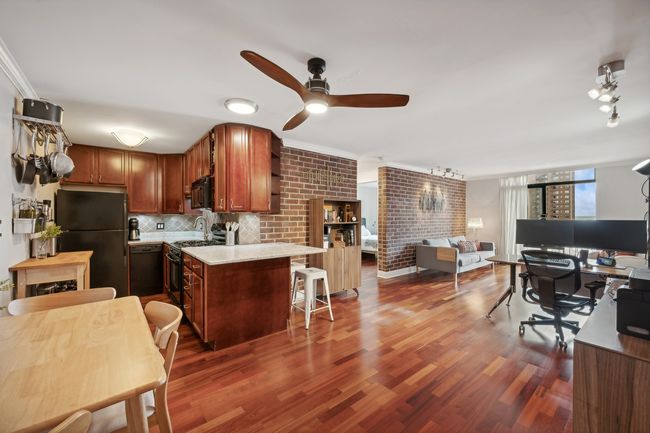 APT-811 - 3900 N Pine Grove Ave, Condo with 1 bedrooms, 1 bathrooms and 1 parking in CHICAGO IL | Image 4