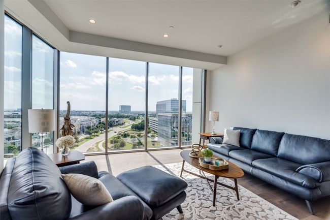 APT-906 - 7901 Windrose Ave, Condo with 2 bedrooms, 3 bathrooms and null parking in Plano TX | Image 4