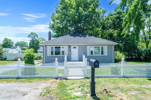 14 Pinelawn Ave, Farmingville, NY, 11738-2075 | Card Image
