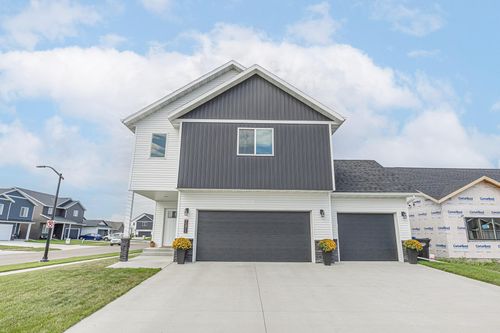 7371 26th St S, Fargo, ND, 58104-4632 | Card Image