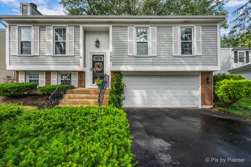 682 Shining Water Dr, Carol Stream, IL, 60188-9142 | Card Image