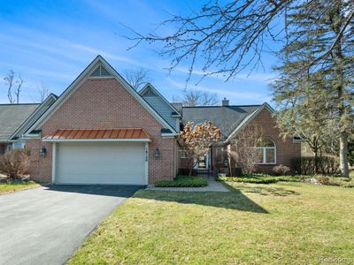 16100 Lairdhaven Drive, Condo with 3 bedrooms, 2 bathrooms and null parking in Northville Twp MI | Image 2