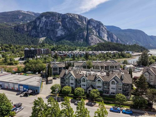 201-1460 Pemberton Ave, Squamish, BC, V8B0J9 | Card Image