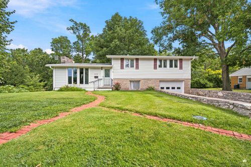 2336 Chris Dr, Manhattan, KS, 66502-3802 | Card Image