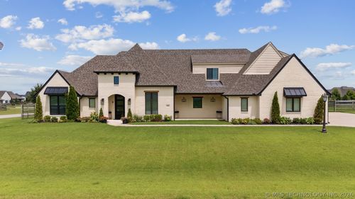 6110 Creekwood Dr, Owasso, OK, 74055 | Card Image