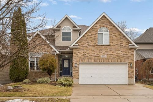 555 Sandbanks Cres, Waterloo, ON, N2V2K2 | Card Image