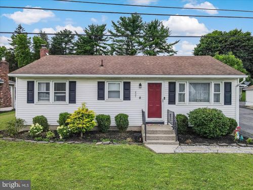 489 Sportsman Club Rd, Nazareth, PA, 18064-9269 | Card Image