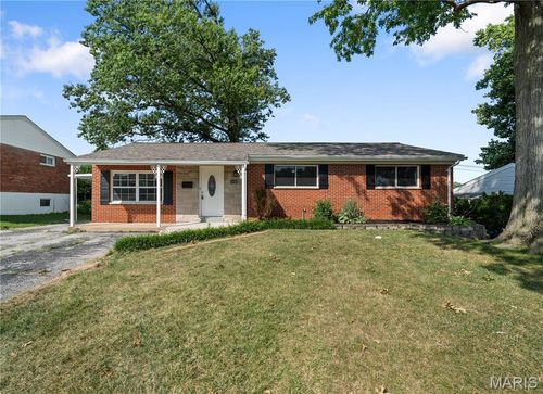 4349 Kay Ln, Saint Louis, MO, 63123-6728 | Card Image