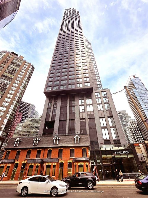 2705-8 Wellesley St W, Toronto, ON, M4Y0J5 | Card Image