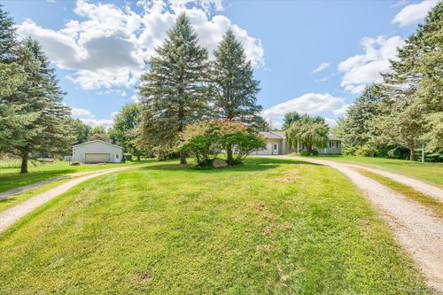 6570 Hunters Creek Rd, Imlay City, MI, 48444-9723 | Card Image