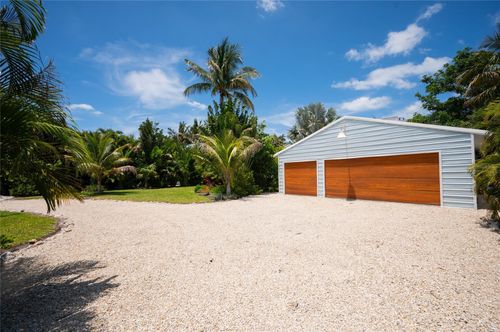 240 Gladiolus Dr, ANNA MARIA, FL, 34216 | Card Image