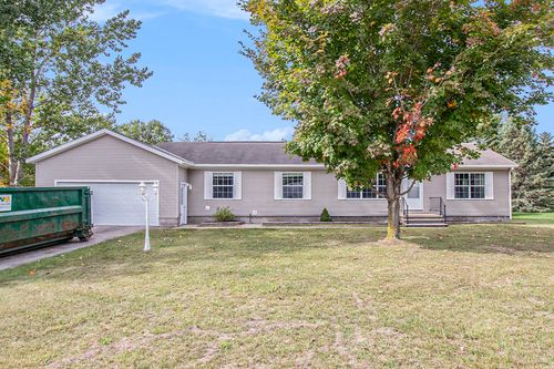 4895 Castleview Dr, Charlevoix, MI, 49720-9269 | Card Image