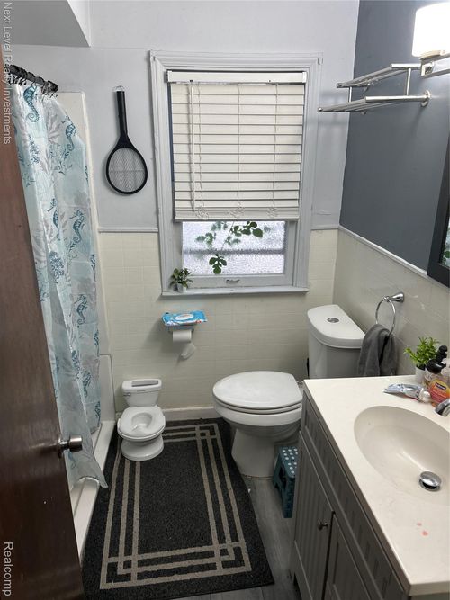 20505 Strasburg Street, Detroit, MI, 48205 | Card Image