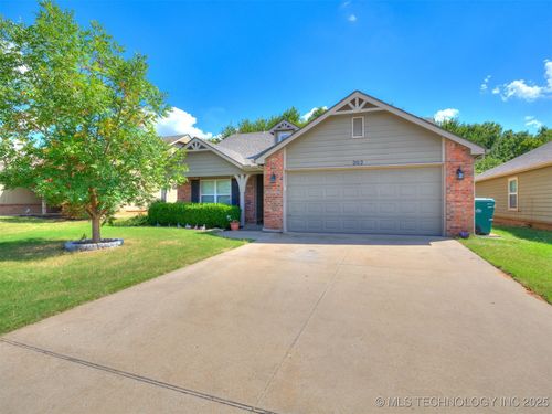 202 46th St, Sand Springs, OK, 74063-2366 | Card Image