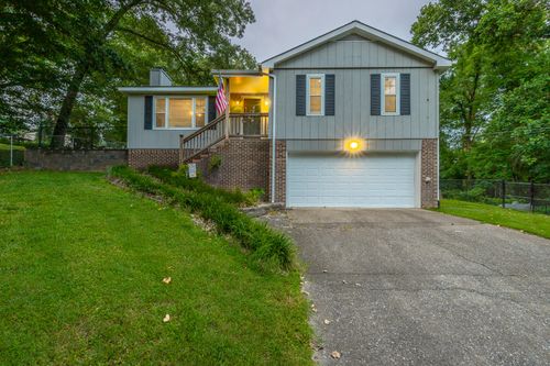 195 Brownwood Cir, Ringgold, GA, 30736-5612 | Card Image