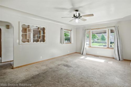 533 N Center St, Sebewaing, MI, 48759-1013 | Card Image