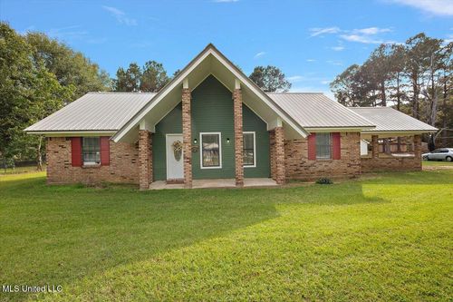 147 Wolverton Dr, Magee, MS, 39111-8783 | Card Image