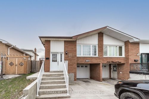 lower-2534 Palisander Ave, Mississauga, ON, L5B2L2 | Card Image