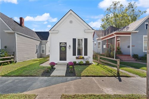 2030 Ekin Ave, New Albany, IN, 47150-1759 | Card Image