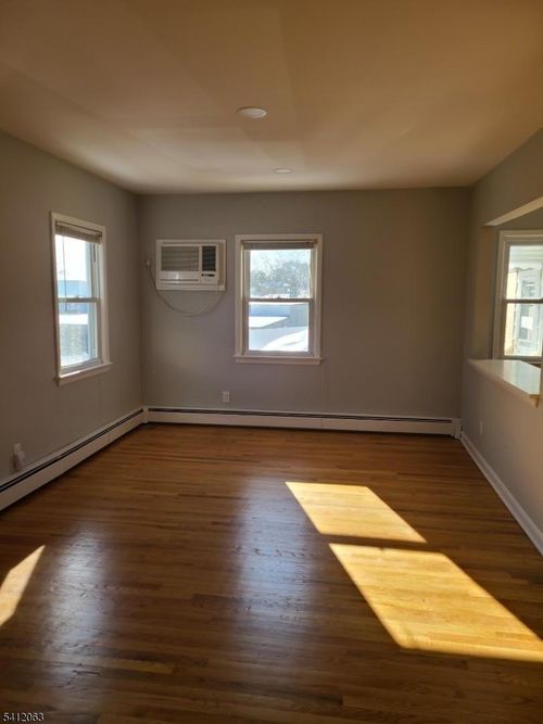 77 Shepherds Ln, Totowa, NJ, 07512-2130 | Card Image