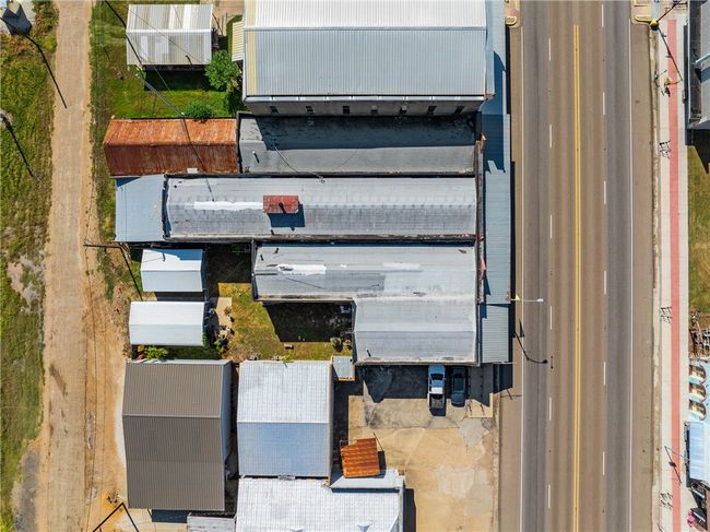 404 S Main St, Home with 0 bedrooms, 0 bathrooms and null parking in Calvert TX | Image 22