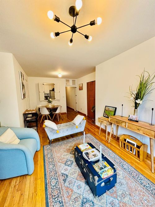4w-515 W 151st St, New York, NY, 10031-2255 | Card Image