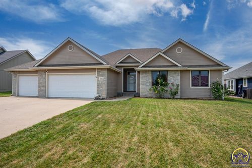 2517 Berkshire Dr, Topeka, KS, 66614-6104 | Card Image