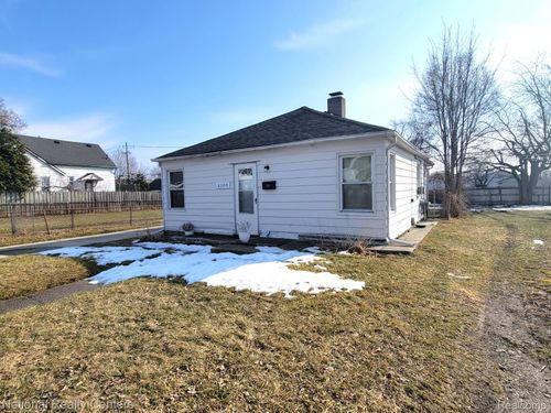 8300 Continental Ave, Warren, MI, 48089-1663 | Card Image