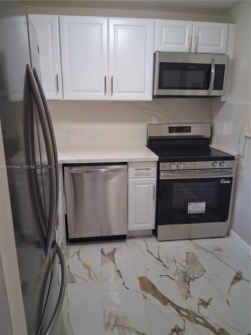 106-9750 Sunrise Lakes Blvd, Sunrise, FL, 33322-6227 | Card Image