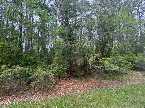 Nsn 8&9 Monroe St, Waveland, MS, 39576-2824 | Card Image