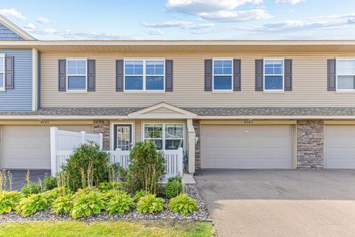 8042 Abercrombie Ln, Woodbury, MN, 55129-7557 | Card Image