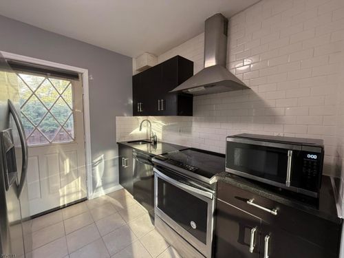 2-247 Claremont Ave, Montclair, NJ, 07042-2833 | Card Image