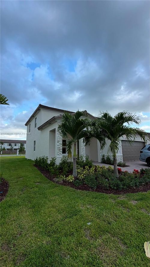 2475 Se 29th Dr, HOMESTEAD, FL, 33035-2023 | Card Image