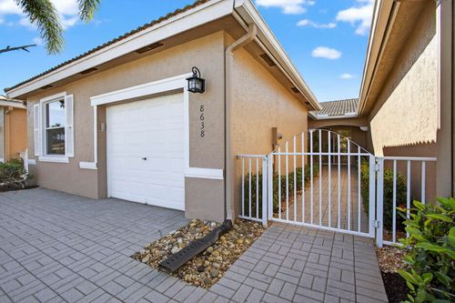 8638 Lineyard Cay, West Palm Beach, FL, 33411-5554 | Card Image