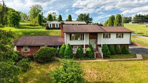 381 Pond St, Pounding Mill, VA, 24637-4033 | Card Image