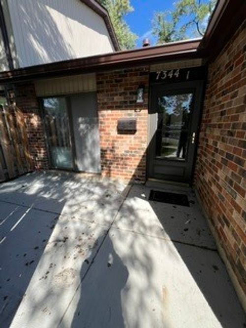 1-7344 Country Creek Way, Downers Grove, IL, 60516-4096 | Card Image