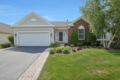 12145 Daphne Dr, Huntley, IL, 60142-6318 | Card Image