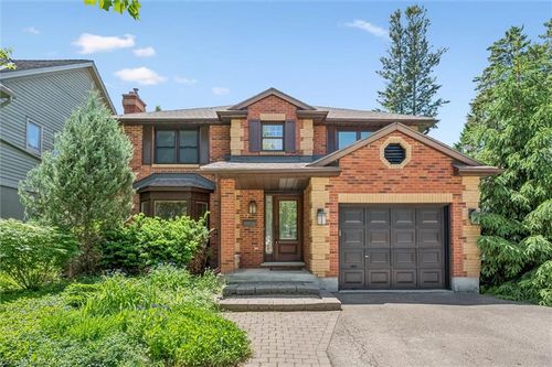 47 Caledonia St, Guelph, ON, N1G2C8 | Card Image