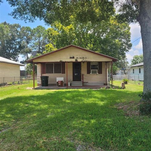 527 Louisiana Ave, Lake Arthur, LA, 70549-3828 | Card Image
