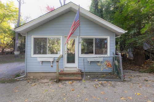 137C Shore Rd, Mount Sinai, NY, 11766-1234 | Card Image