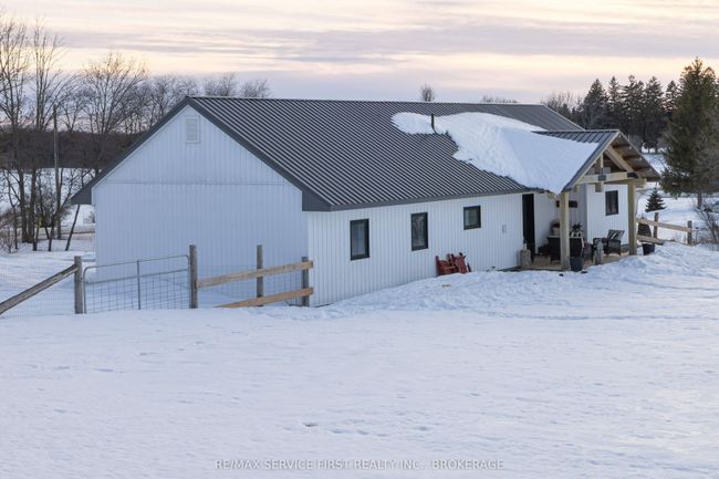 320 Sweets Corners Rd, House other with 3 bedrooms, 2 bathrooms and 10 parking in Lyndhurst ON | Image 8