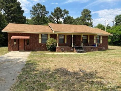 914 Cliffdale Dr, Laurinburg, NC, 28352-3218 | Card Image