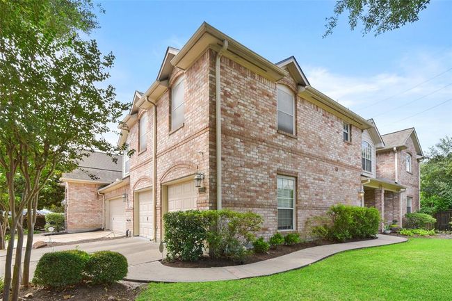 1110 Enclave Sq W, Townhouse with 3 bedrooms, 3 bathrooms and 2 parking in Houston TX | Image 4