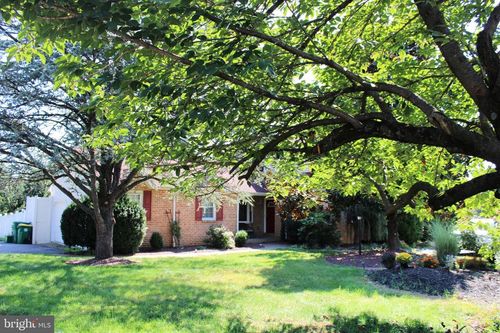 1385 Brookside Rd, Allentown, PA, 18106-9437 | Card Image