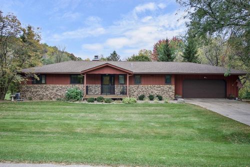 2197 Clinton Dr, Winona, MN, 55987-9546 | Card Image