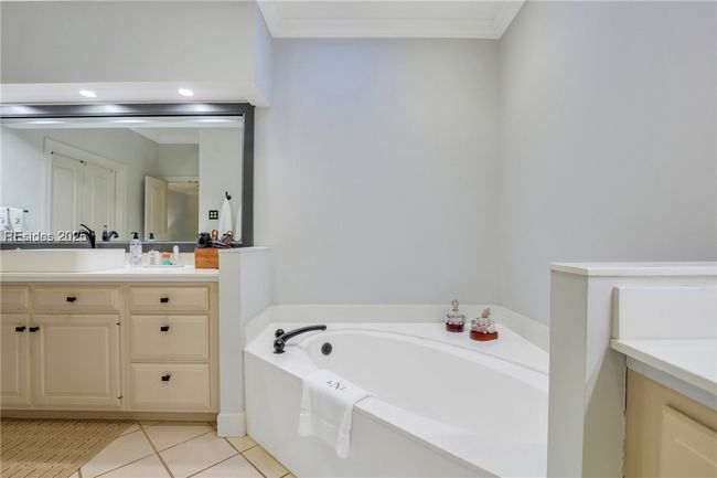 80 Peninsula Dr, House other with 3 bedrooms, 2 bathrooms and null parking in Hilton Head Island SC | Image 36