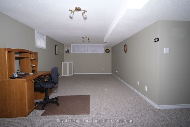 19 Whitfield Cres, House other with 3 bedrooms, 2 bathrooms and 4 parking in Elmvale ON | Image 26