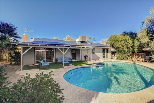 3859 Woodhill Ave, Las Vegas, NV, 89121-6243 | Card Image