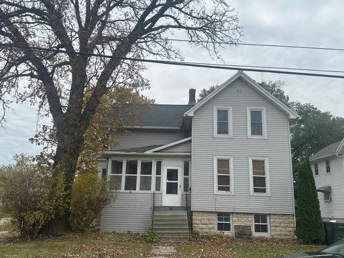 124 E Merrill Ave, Fond Du Lac, WI, 54935-3524 | Card Image